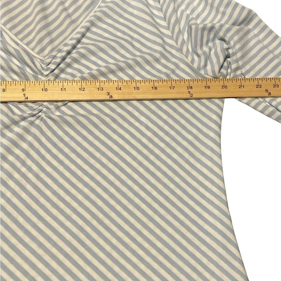 🎀 Baby blue and white striped top 🎀 - Picture 5 of 7